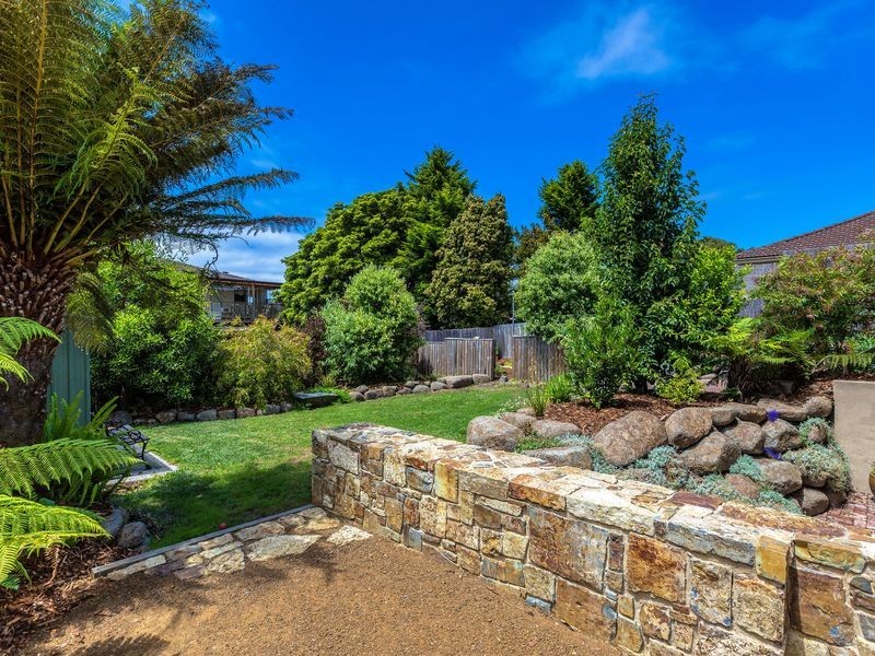 224 Roslyn Avenue, Blackmans Bay TAS 7052