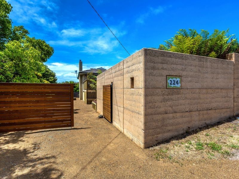 224 Roslyn Avenue, Blackmans Bay TAS 7052