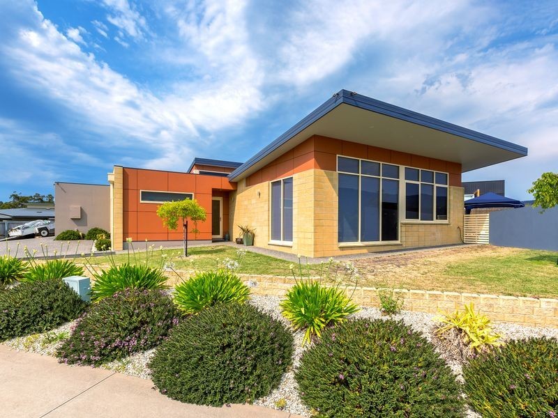 2 Ineke Drive, Kingston TAS 7050