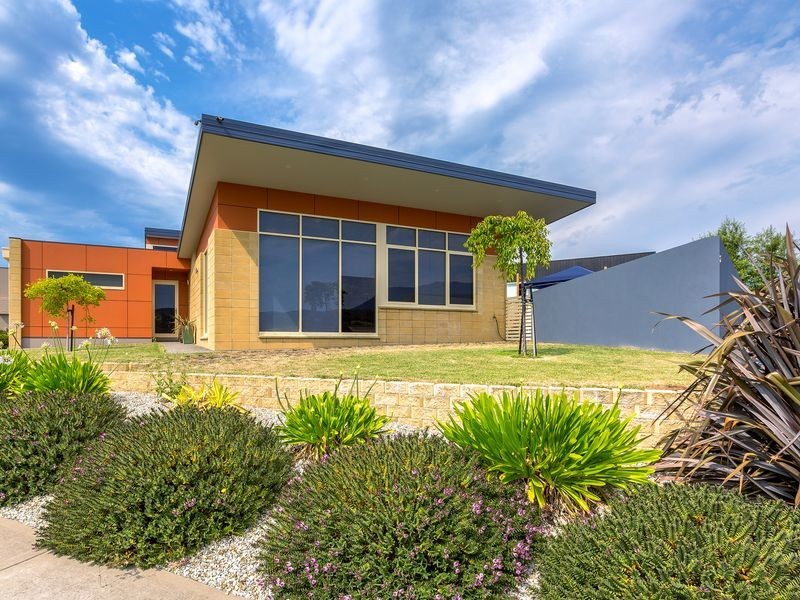 2 Ineke Drive, Kingston TAS 7050