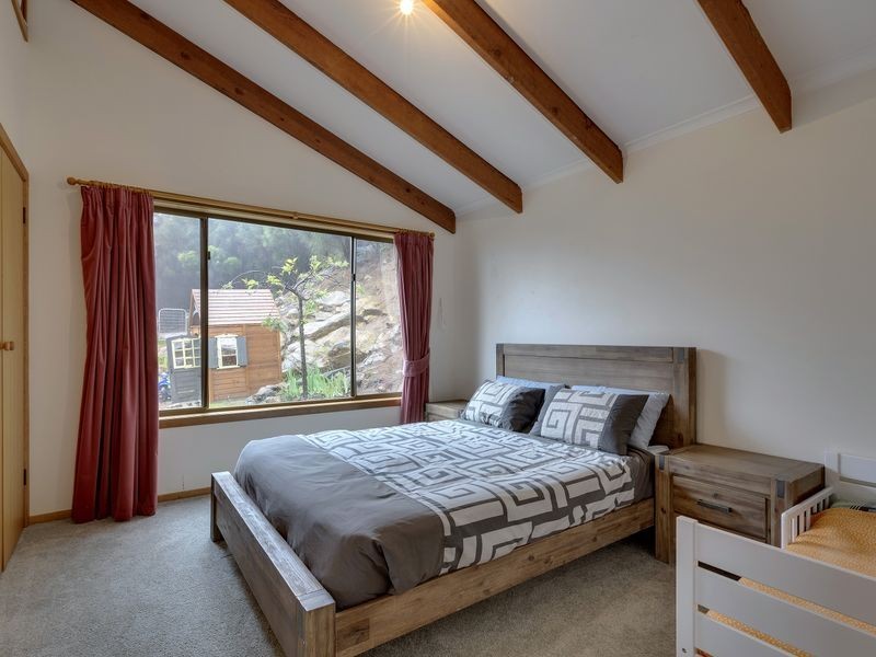 184 Albion Heights Drive, Kingston TAS 7050