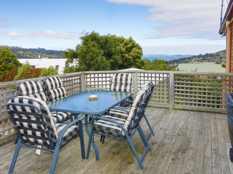 25 Adelong Drive, Kingston TAS 7050