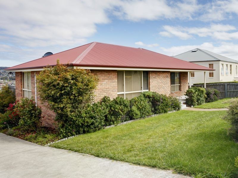 25 Adelong Drive, Kingston TAS 7050