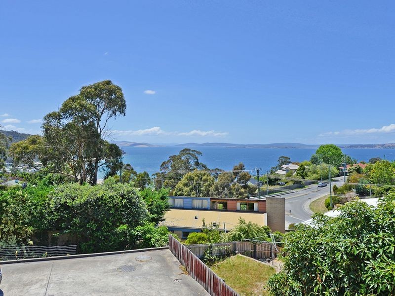 1/49 Kunama Drive, Kingston Beach TAS 7050