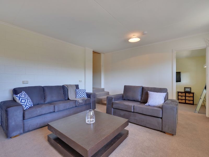 18 St Helens Street, Lindisfarne TAS 7015