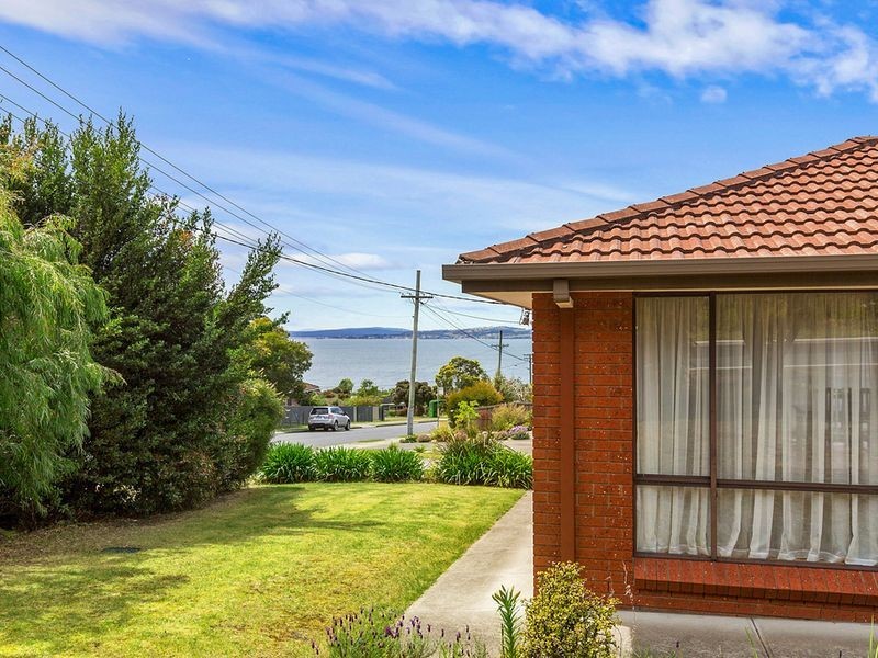 75 Illawarra Road, Blackmans Bay TAS 7052