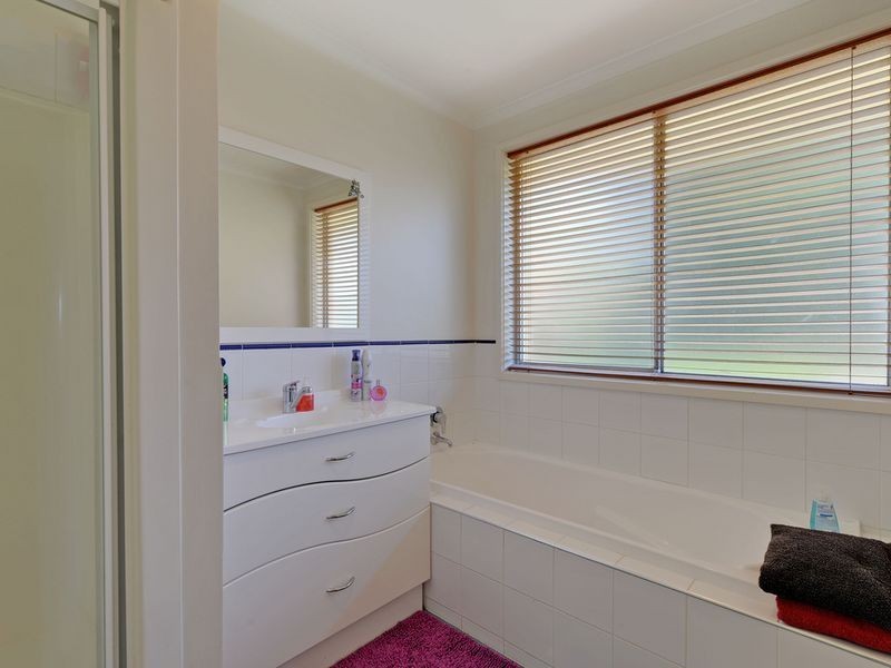 155 Roslyn Avenue, Blackmans Bay TAS 7052