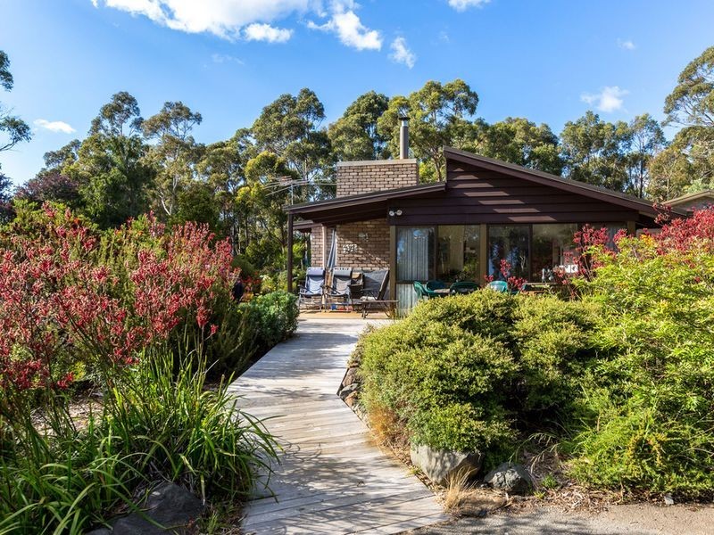 15 Cades Drive, Kingston TAS 7050