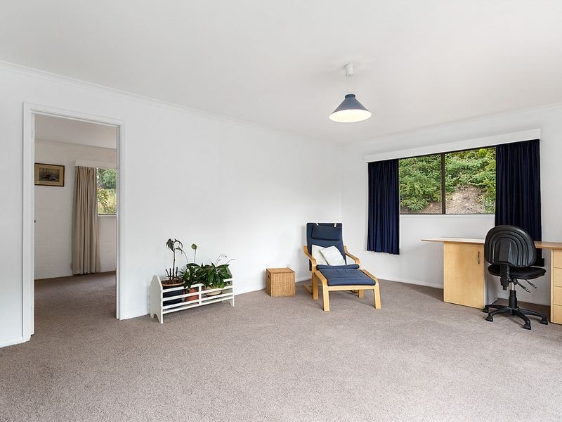 15 Cades Drive, Kingston TAS 7050