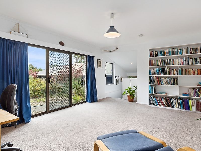 15 Cades Drive, Kingston TAS 7050