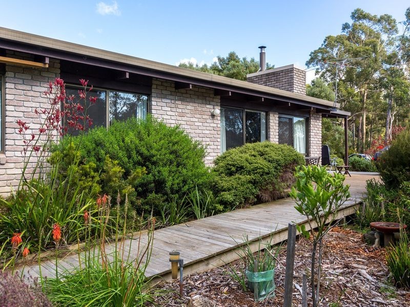 15 Cades Drive, Kingston TAS 7050