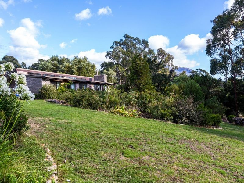 15 Cades Drive, Kingston TAS 7050
