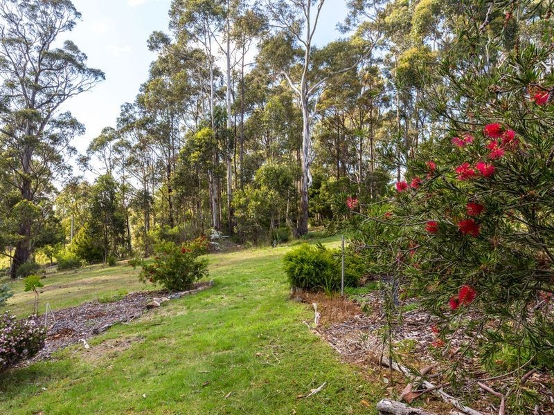 15 Cades Drive, Kingston TAS 7050