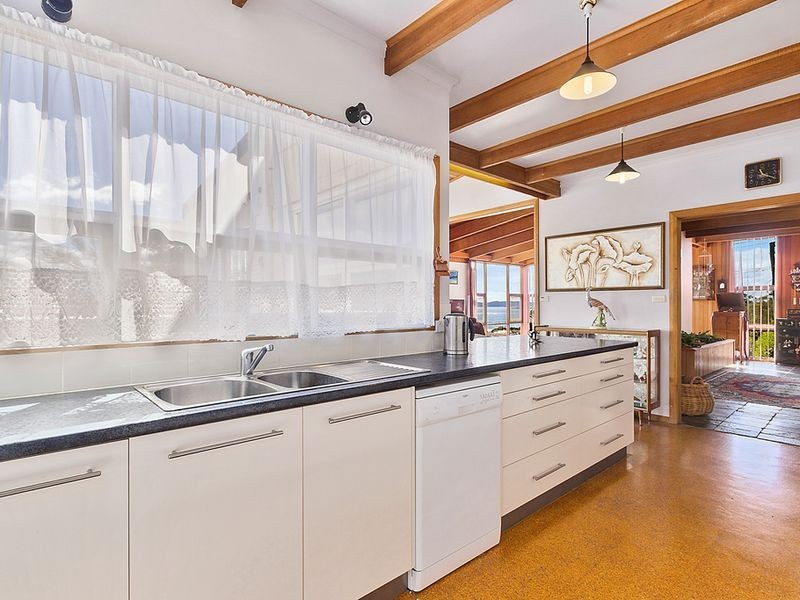 2 Kunama Drive, Kingston Beach TAS 7050