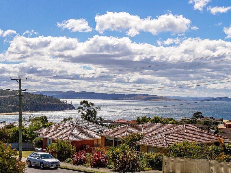 2 Kunama Drive, Kingston Beach TAS 7050