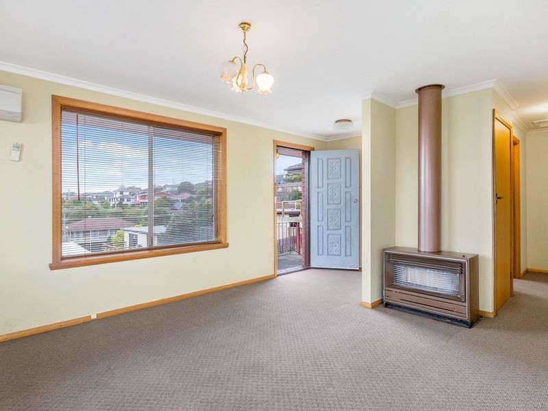 2/49 Kunama Drive, Kingston Beach TAS 7050