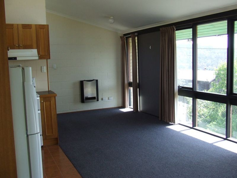 2/1 Tanina Street, Kingston Beach TAS 7050