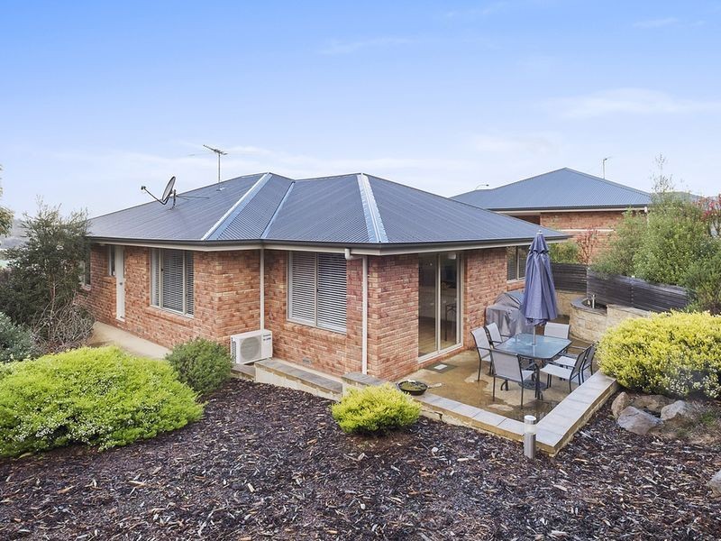 2/2 Tonic Hill Court, Kingston TAS 7050