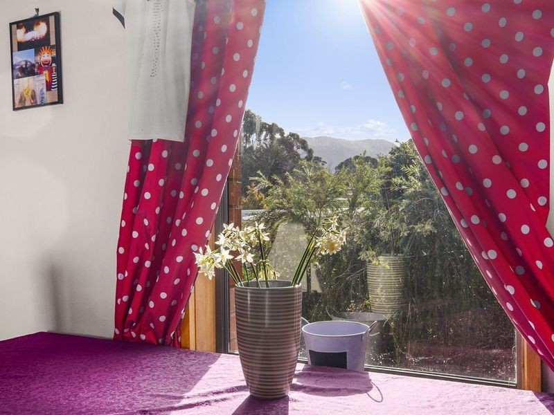 2/28 Mount Royal Road, Kingston Beach TAS 7050