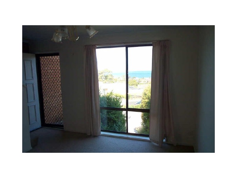 1/12 Opal  Drive, Blackmans Bay TAS 7052