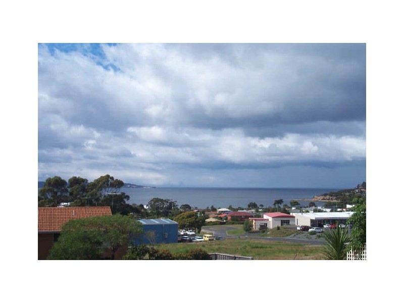 1/12 Opal  Drive, Blackmans Bay TAS 7052