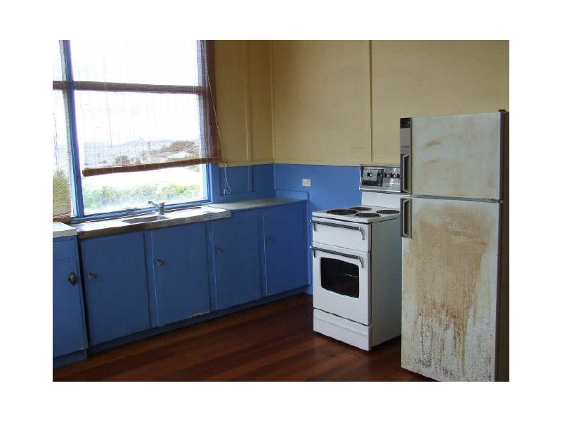 206 Roslyn Avenue, Blackmans Bay TAS 7052