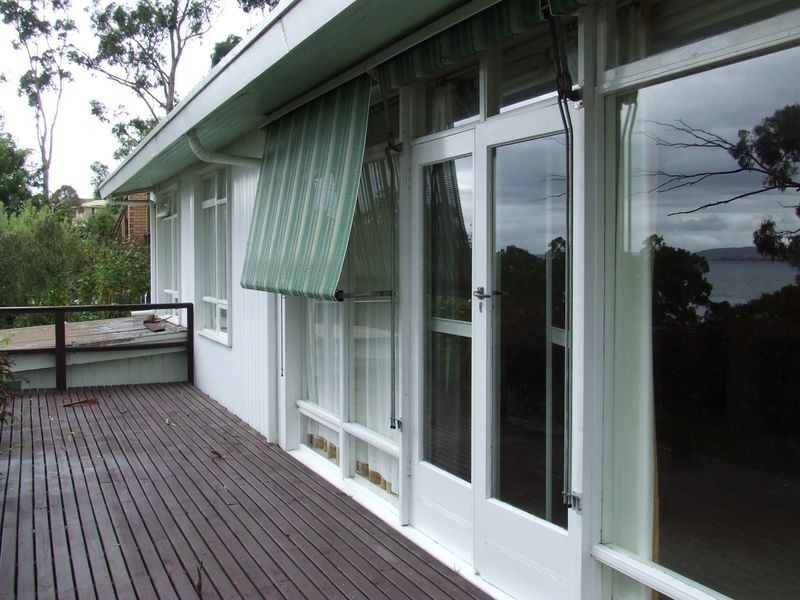 9 James Avenue, Kingston Beach TAS 7050