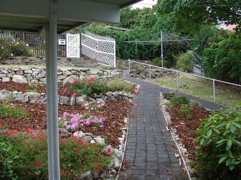 9 James Avenue, Kingston Beach TAS 7050