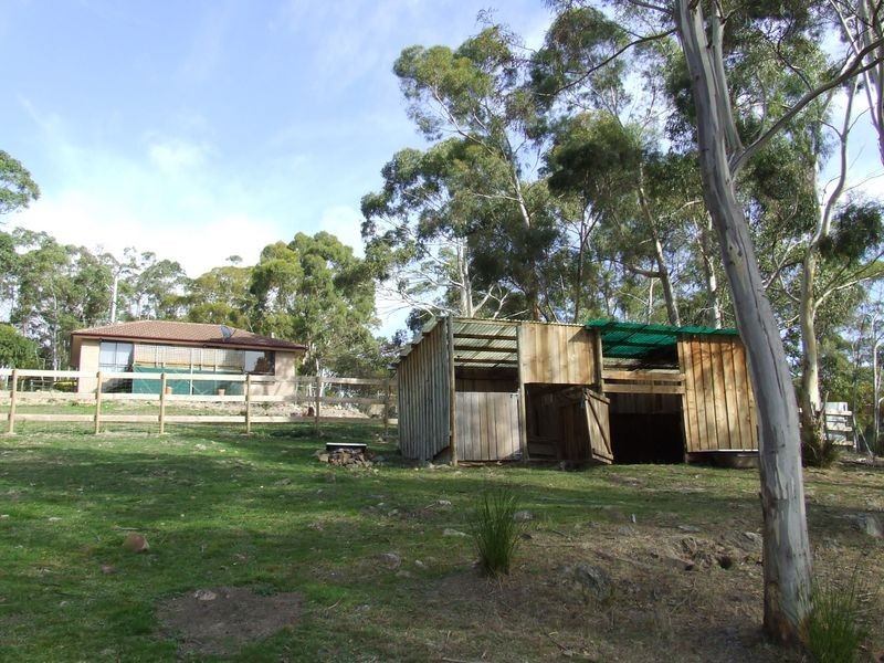 30 Cades Drive, Kingston TAS 7050