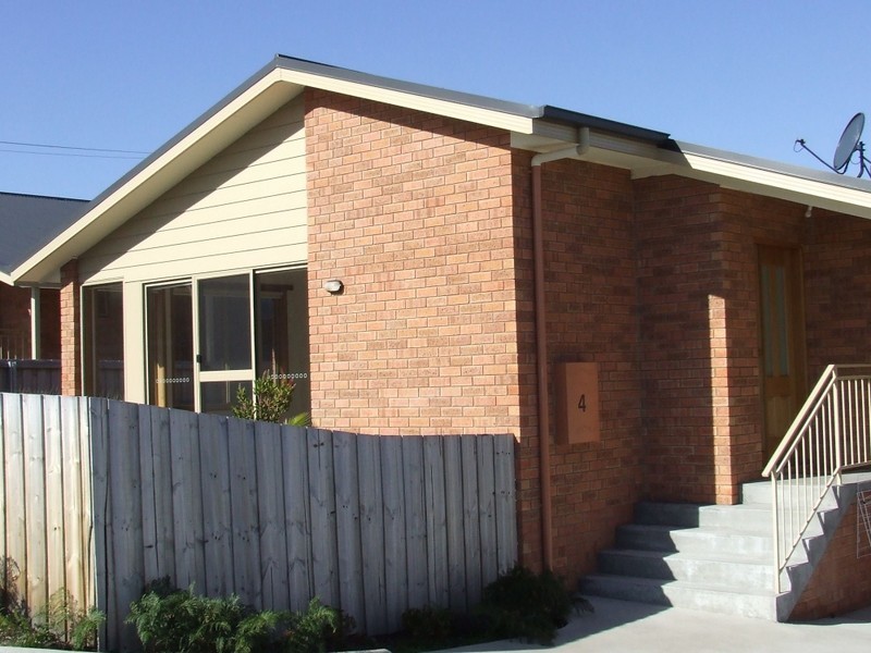 4/103 Redwood Road, Kingston TAS 7050