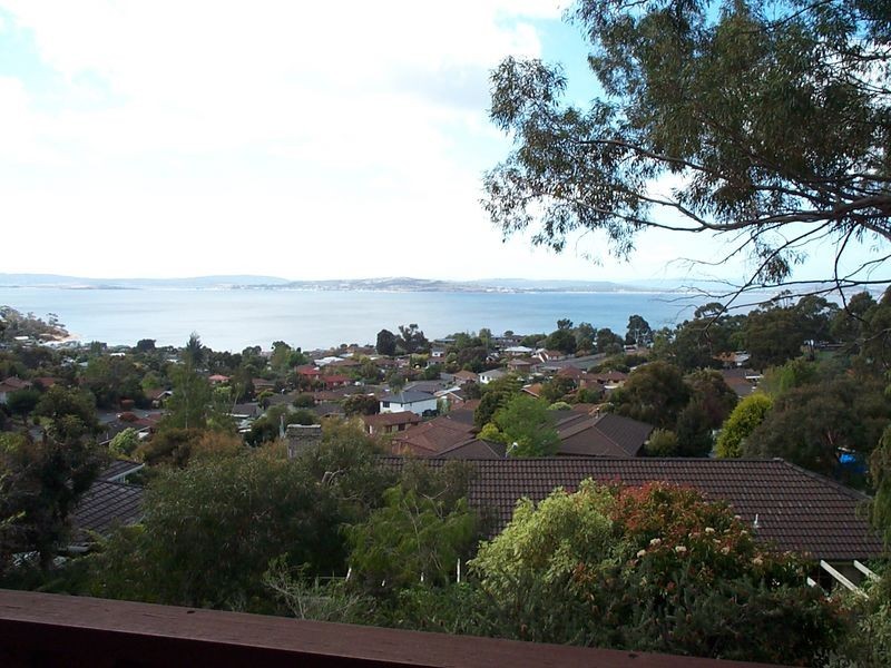 4 Dominion Court, Blackmans Bay TAS 7052