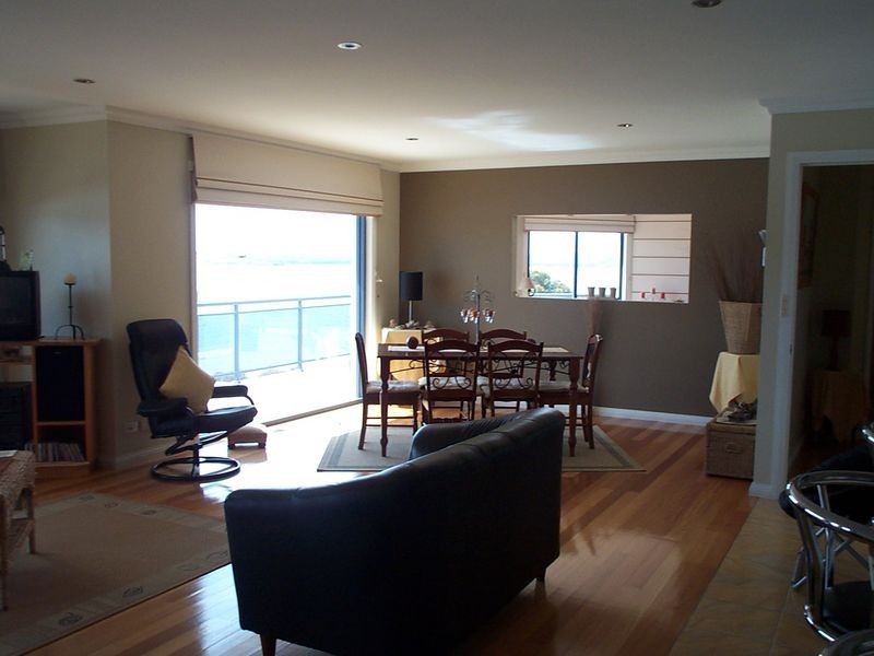 32 Suncoast Drive, Blackmans Bay TAS 7052