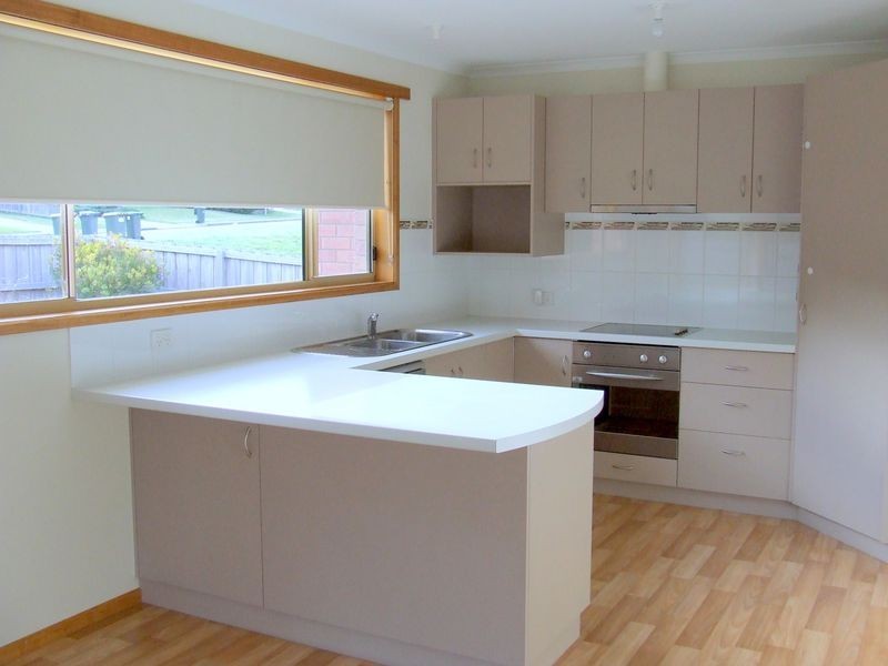 2/103 Redwood Road, Kingston TAS 7050