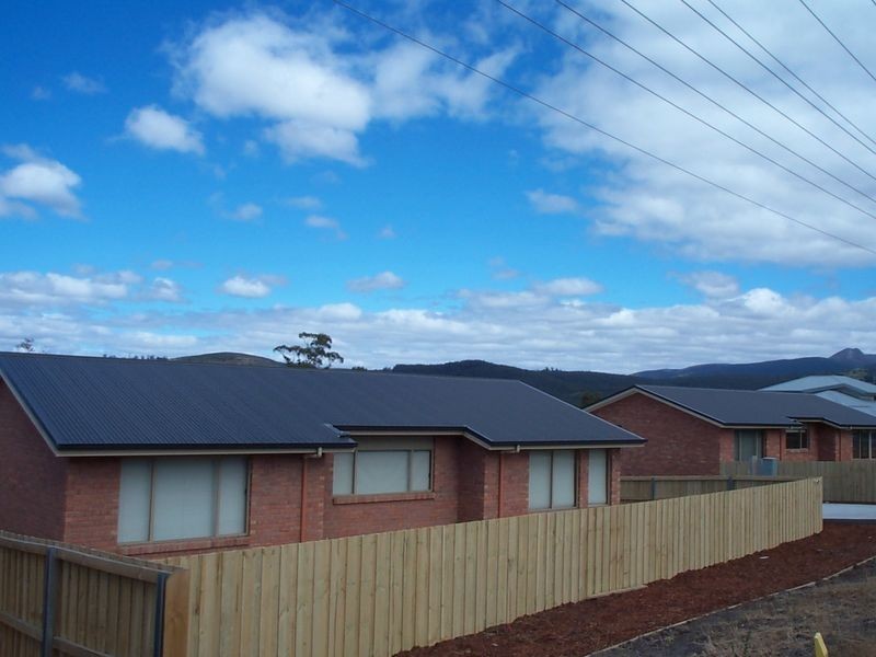 2/103 Redwood Road, Kingston TAS 7050
