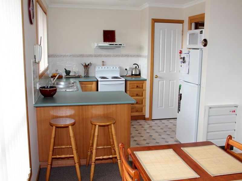 1/106 Redwood Road, Kingston TAS 7050