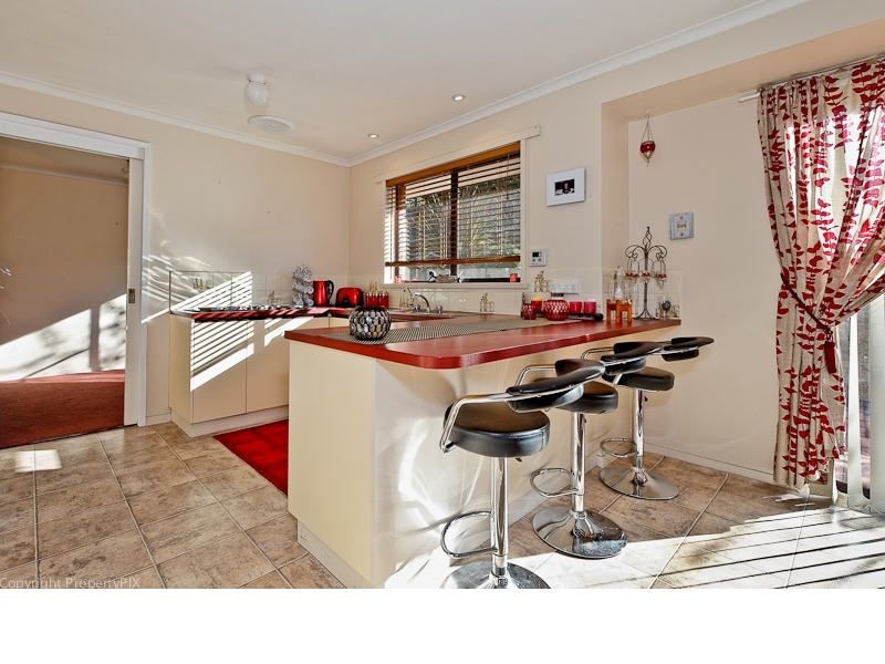 11 Willowbend Road, Blackmans Bay TAS 7052