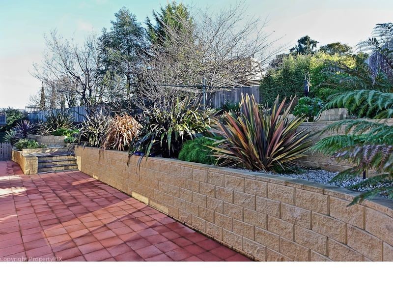 11 Willowbend Road, Blackmans Bay TAS 7052
