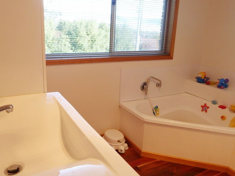1/104 Redwood Road, Kingston TAS 7050