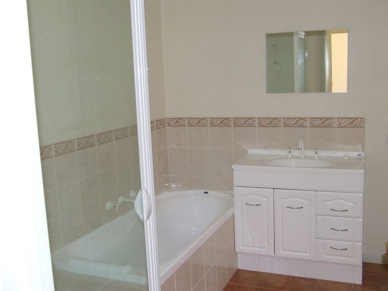 4/4 Home Avenue, Blackmans Bay TAS 7052