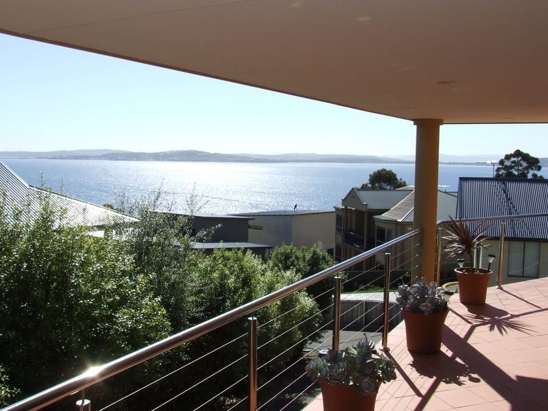 34 Suncoast Drive, Blackmans Bay TAS 7052