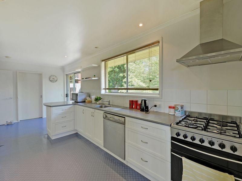 155 Roslyn Avenue, Blackmans Bay TAS 7052
