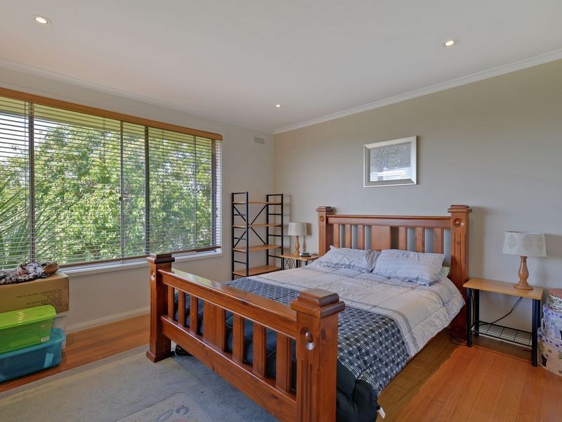 155 Roslyn Avenue, Blackmans Bay TAS 7052