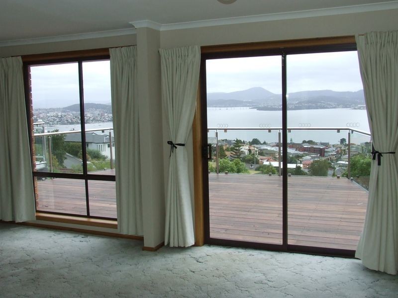 1/1 Amanda Crescent, Sandy Bay TAS 7005