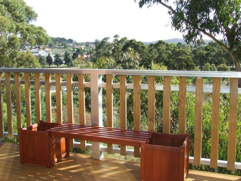 5/11A Browns Road, Kingston TAS 7050