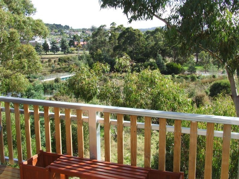 5/11A Browns Road, Kingston TAS 7050