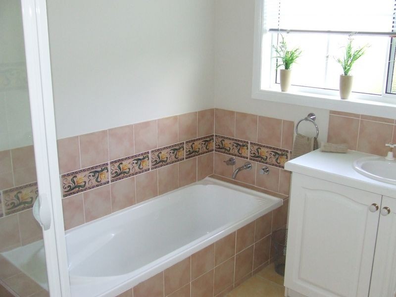 20 Welcome Avenue, Kingston TAS 7050