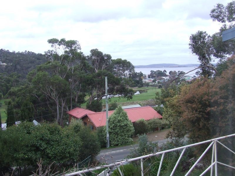 17 Roslyn Avenue, Kingston Beach TAS 7050