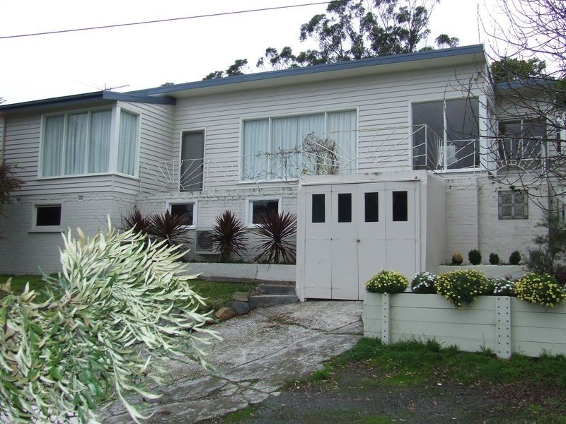 17 Roslyn Avenue, Kingston Beach TAS 7050