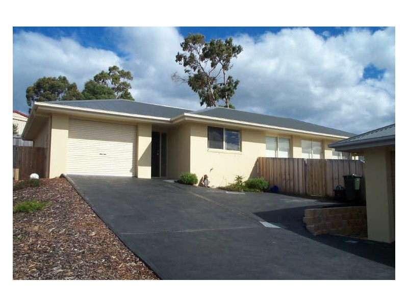 2/35 Fairview Drive, Kingston TAS 7050