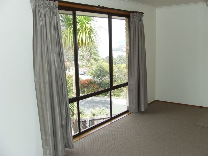 15 Stirling Avenue, Blackmans Bay TAS 7052